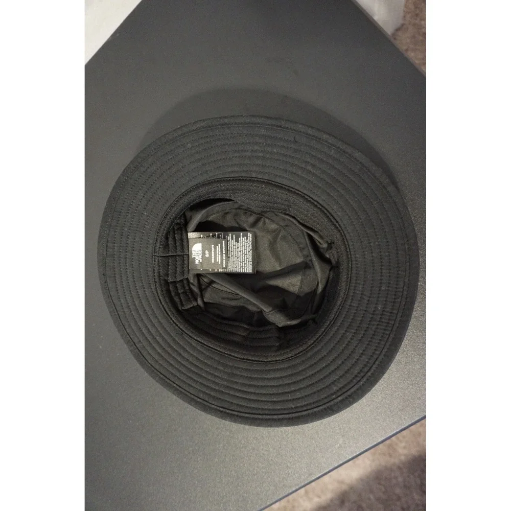 The North Face Kid's Black Bucket Hat NWT Size Medium UPF 40+